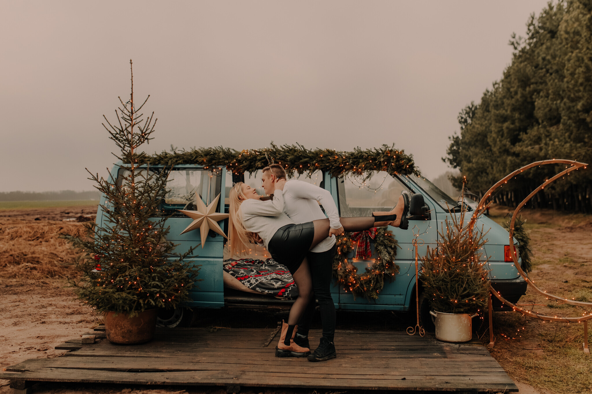 swiateczna-sesja-szklarnia-burzenin.jpg Świąteczna sesja w szklanym studio Burzenin – ciepła i klimatyczna atmosfera