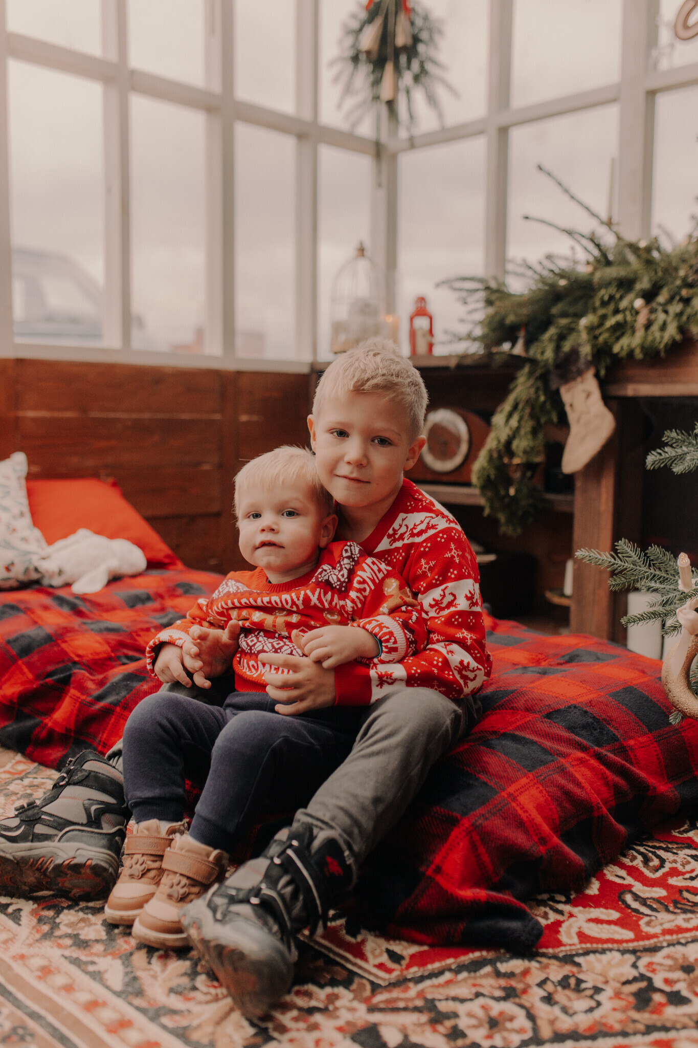 swiateczna-sesja-szklarnia-burzenin.jpg Świąteczna sesja w szklanym studio Burzenin – ciepła i klimatyczna atmosfera