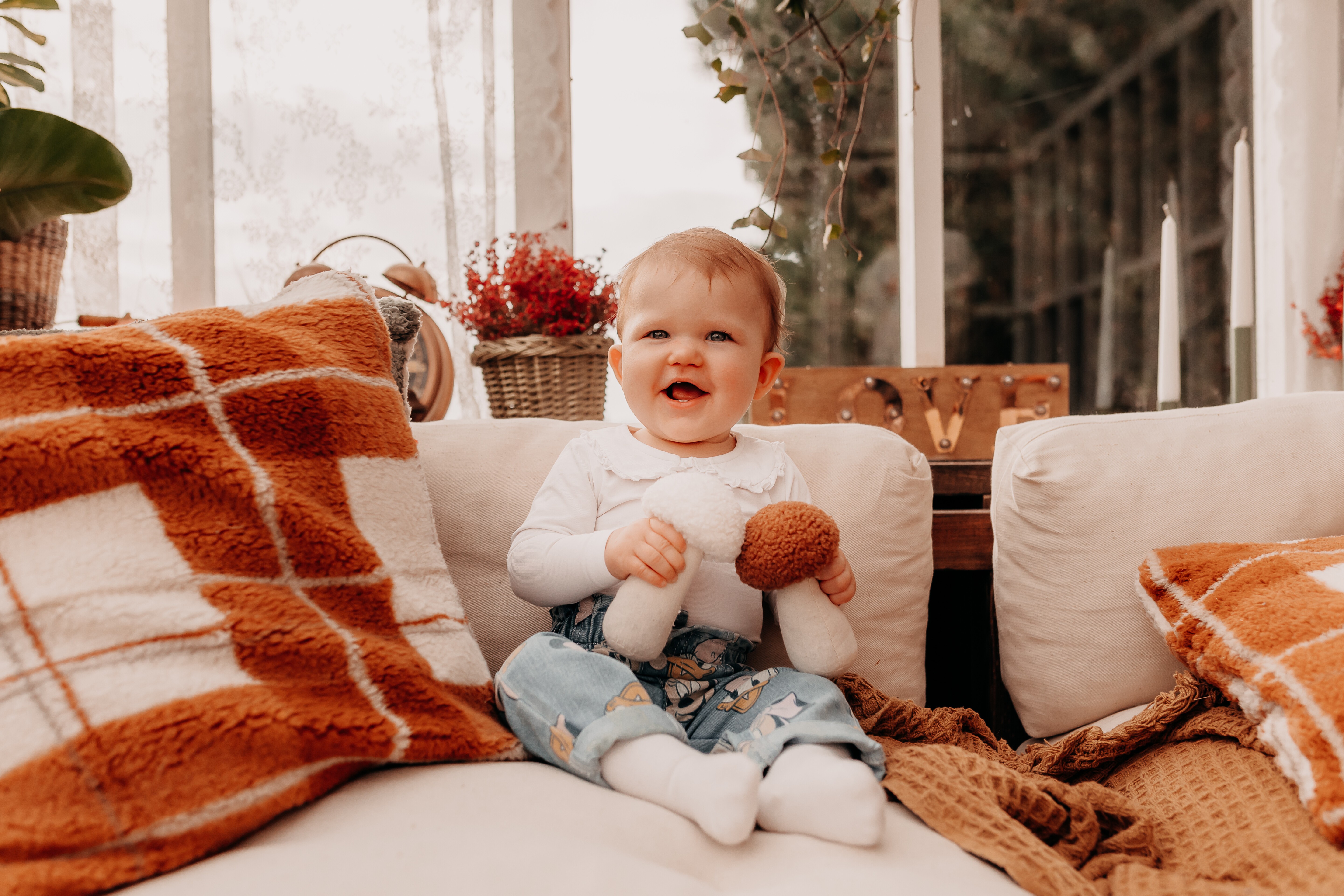 rodzinna-sesja-plener-szklarnia-sieradz.jpg Rodzinna sesja w szklanym studio Sieradz – naturalne ujęcia w szklarni