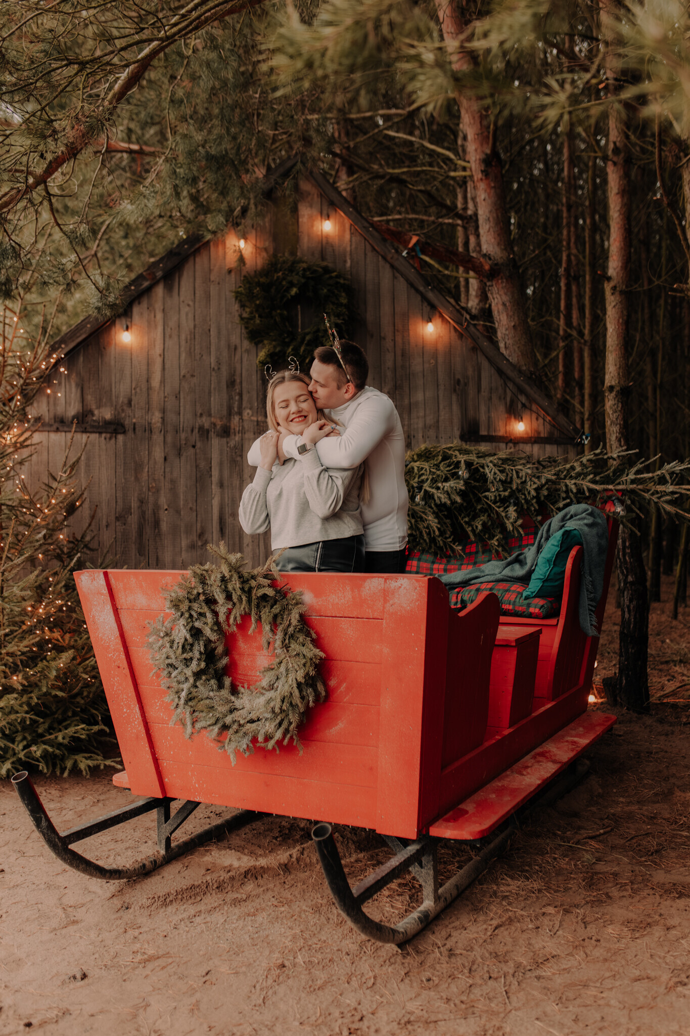 swiateczna-sesja-szklarnia-burzenin.jpg Świąteczna sesja w szklanym studio Burzenin – ciepła i klimatyczna atmosfera