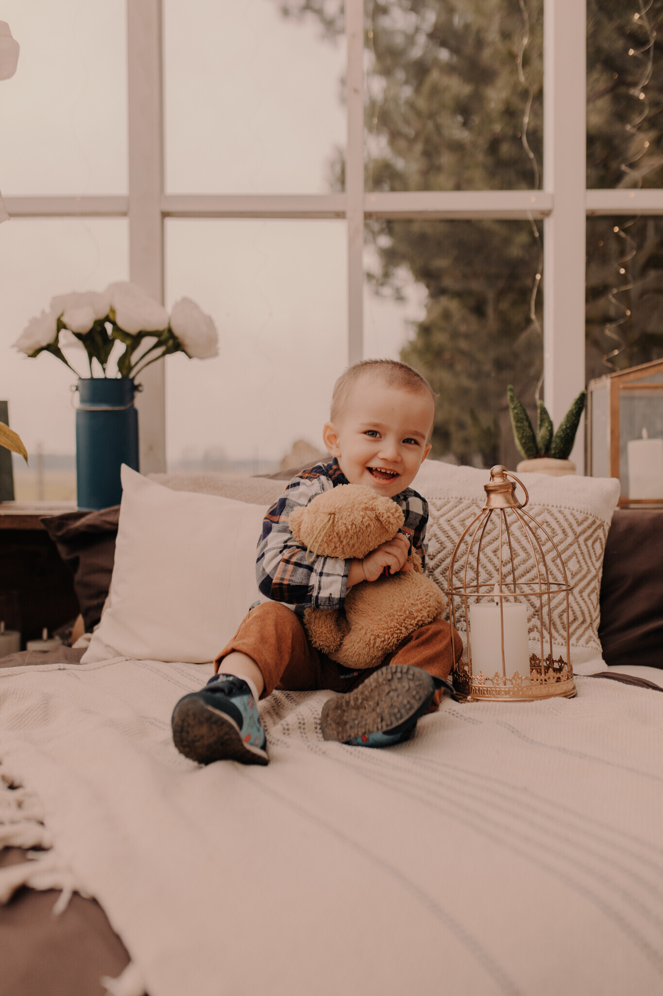 Rodzinne zdjęcia Burzenin – klimatyczna sesja w szklarni Roczkowa sesja plenerowa Burzenin – radosne ujęcia w naturze